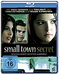 Film: Small Town Secret - Was passierte letzten Sommer?