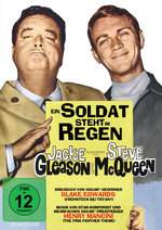 Film: Ein Soldat steht im Regen